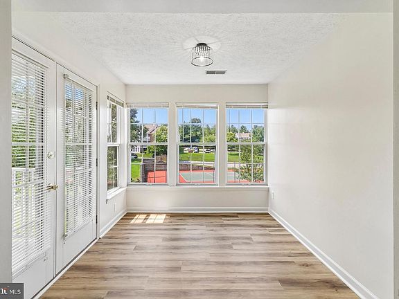 4th image of 3560 Sherbrooke Cir APT 202
