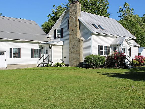 2nd image of 122 Howes Cave Rd