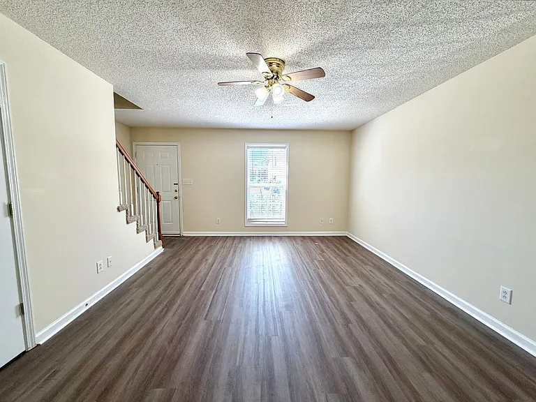 3289 Tower Dr — Photo 3