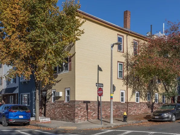 2 Six Cottage St, Boston, MA 02128