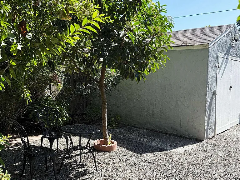 174 France St — Photo 24