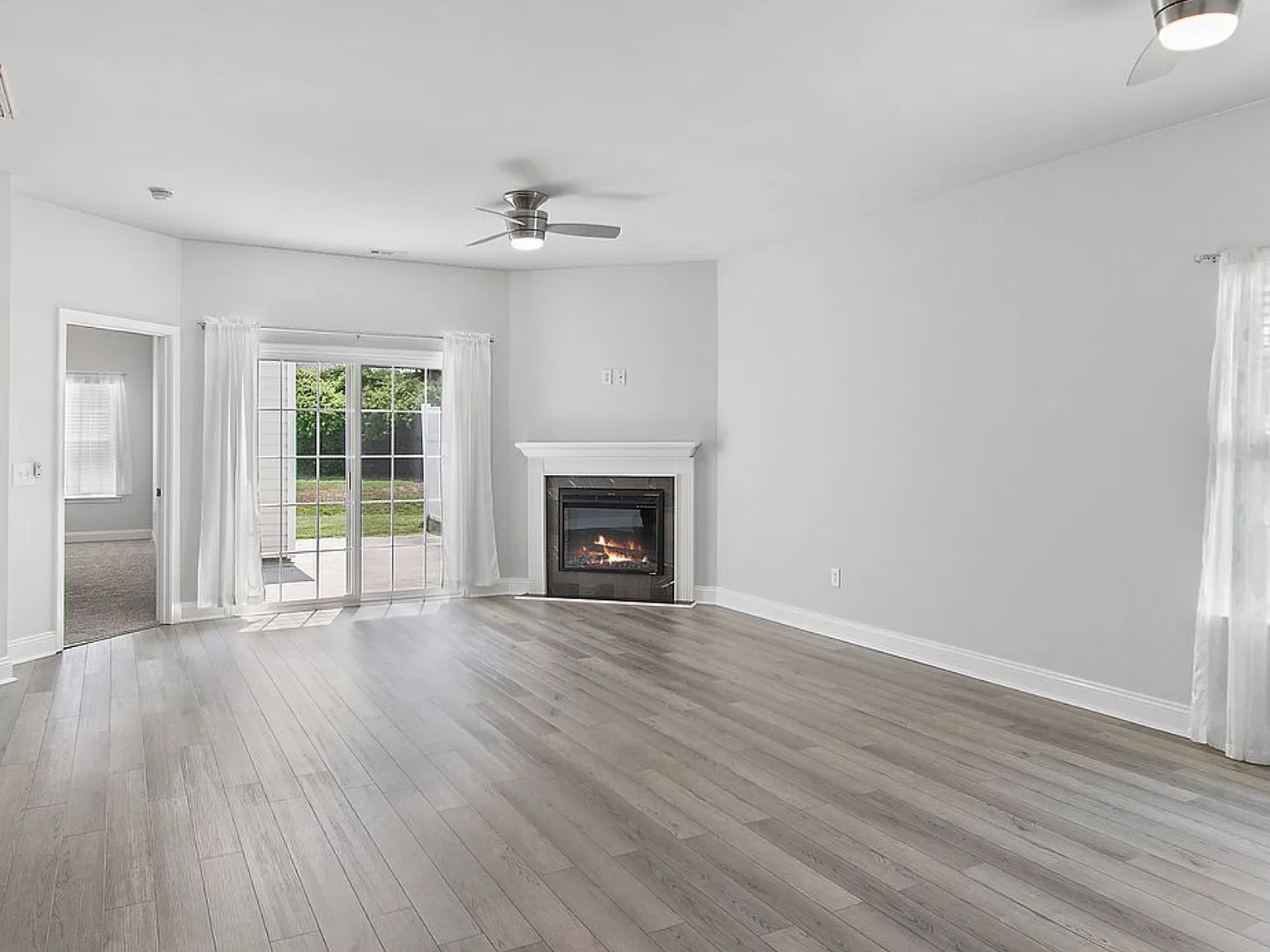 3 bed, 1364 sqft, $1,700 — Photo 2