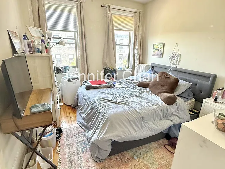 30-32 Glenville Ave #3 — Photo 2
