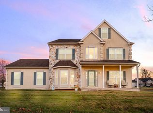 8 Patricia Dr, Gilbertsville, PA 19525