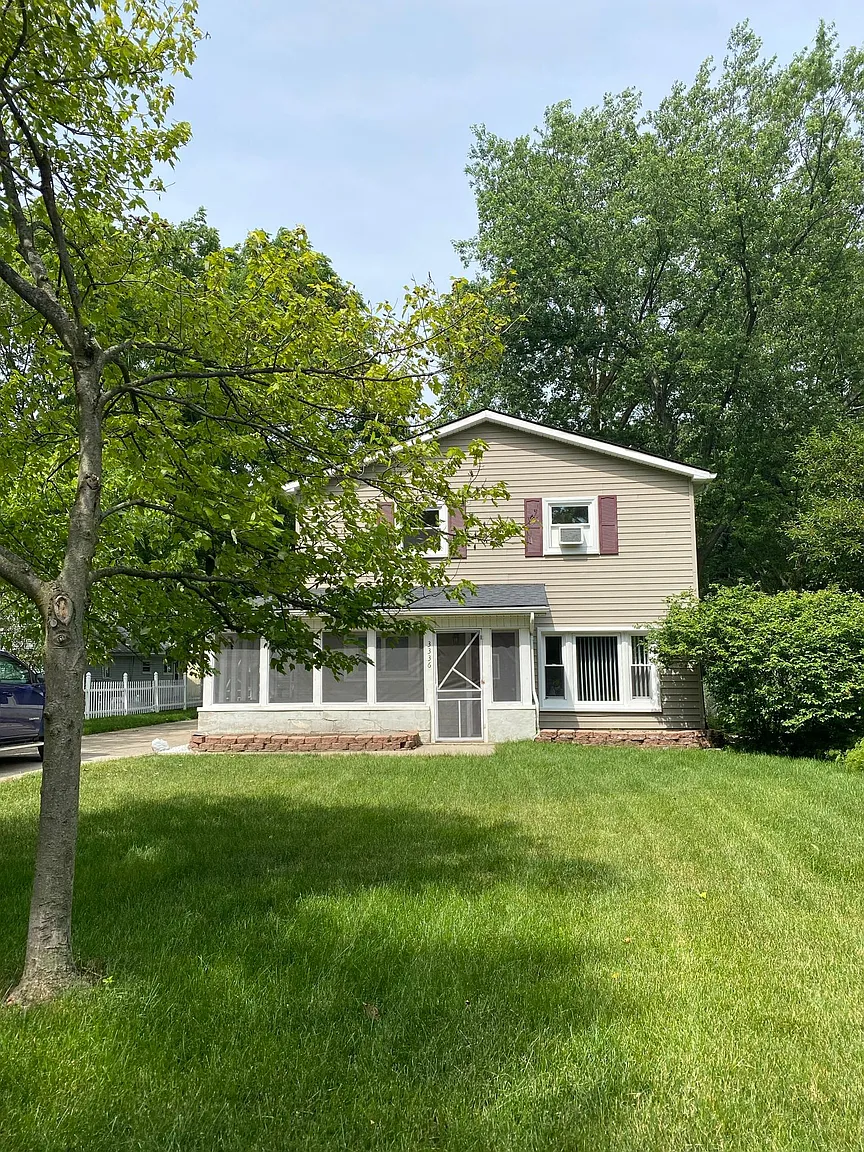 3336 McComb St photo 1