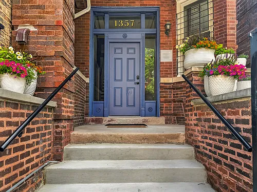 1357 N Rockwell St #1 Photo 1