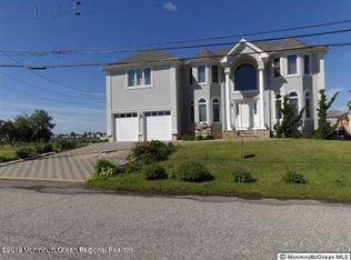9 Mermaid Rd, Toms River, NJ 08753