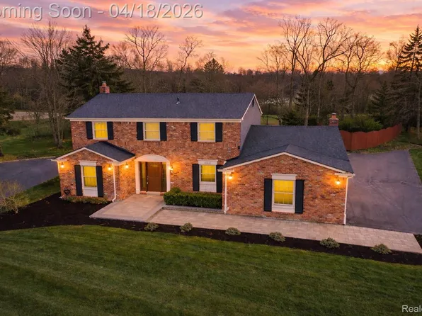 19965 Beverly Rd, Beverly Hills, MI 48025