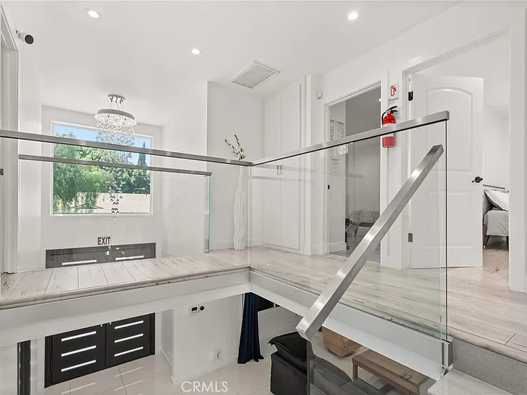 4630 Cedros Ave — Photo 41