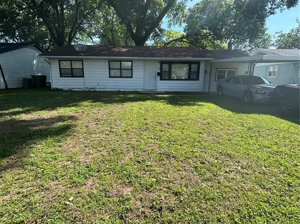 1161 Smith St, Cahokia, IL 62206