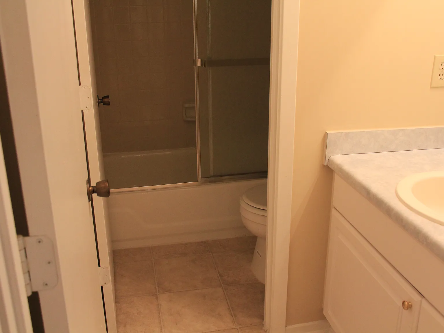 2 bed, 1178 sqft, $910 — Photo 4