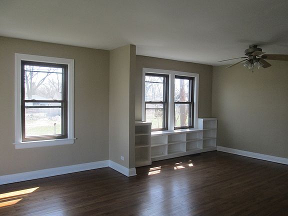 3rd image of 10733 W Grand Ave