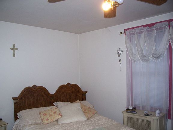 5th image of 1211 Stirling St