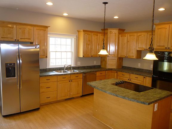 5th image of 4307 Victoria Ct #4