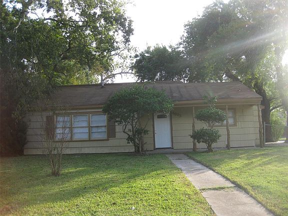 2nd image of 4902 Winfree Dr