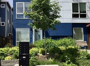 221 24th Ave E UNIT D, Seattle, WA 98112