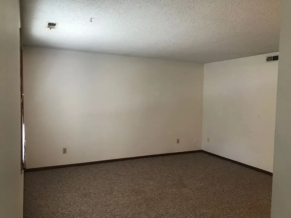 3232 Cardinal Drive