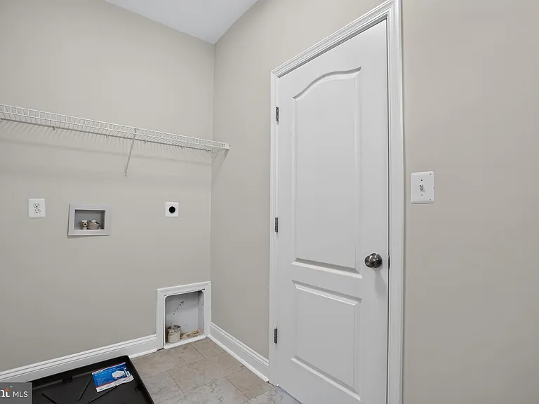 6816 Barlowe Ct — Photo 28