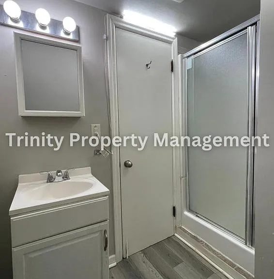 106 1/2 Burton Ave #B — Photo 8