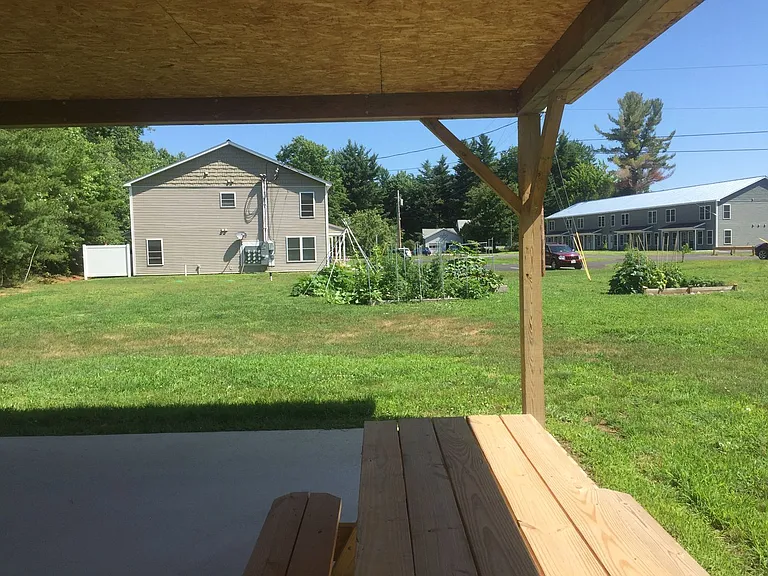 76 Sumner Ln #F — Photo 23