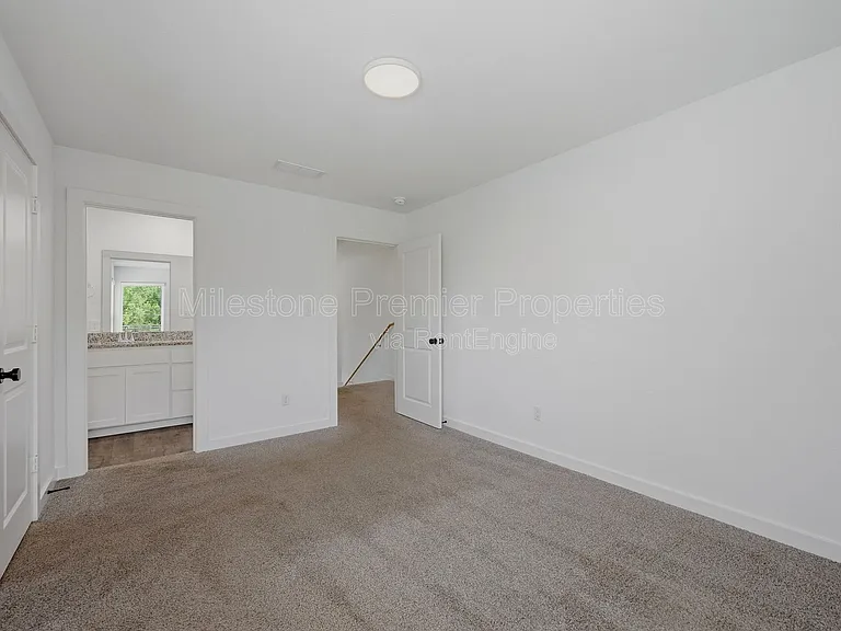 227 W Bond St — Photo 20