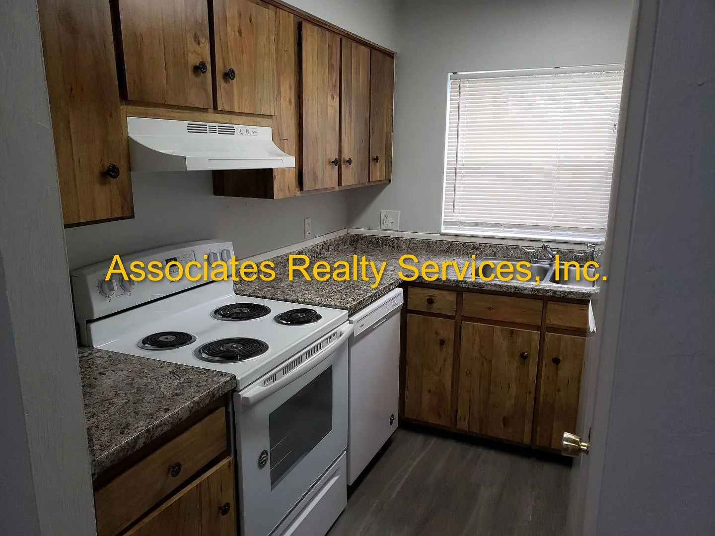 Primack- Bridges Quarter - 602 — Photo 1