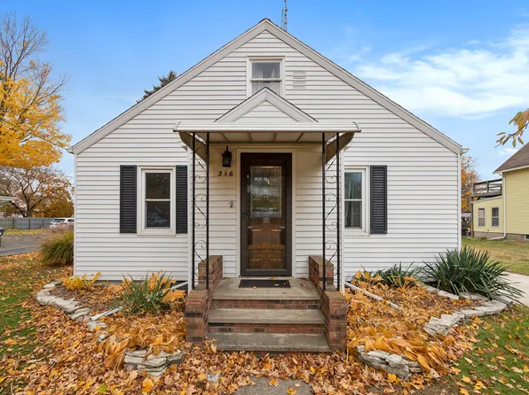 316 Sutherland Ave, Watervliet, MI 49098