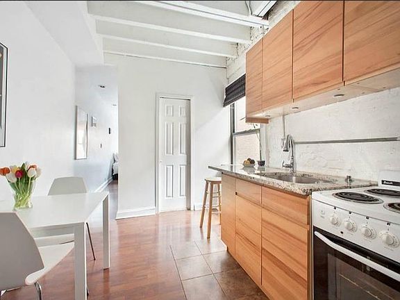5th image of 181 Thompson St APT 27