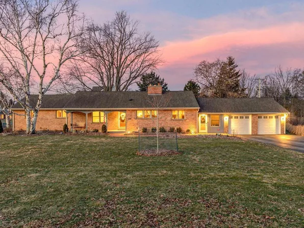 1245 Simon DRIVE, Brookfield, WI 53005