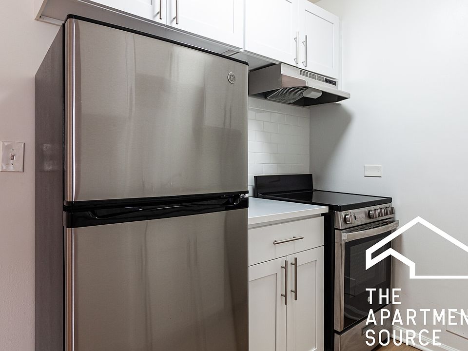 1st image of 441 W Barry Ave APT 435