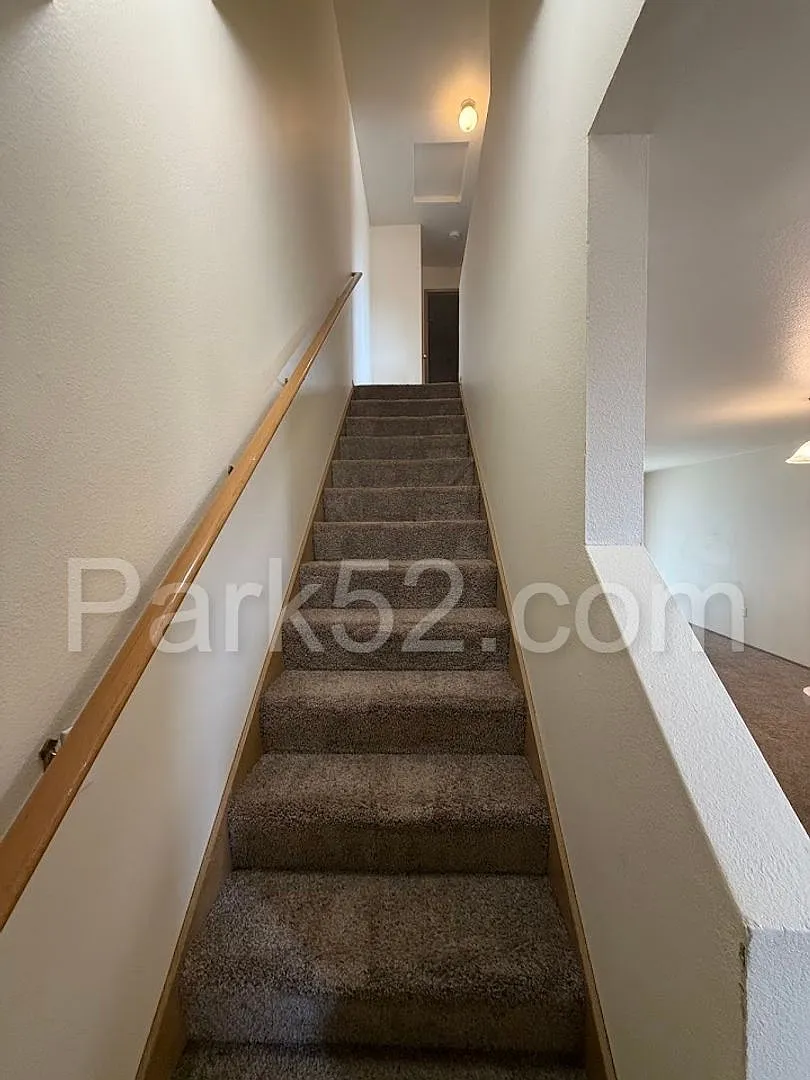 Tacoma 3 Bedroom Townhome — Photo 1