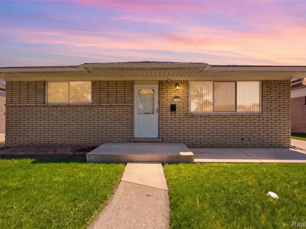 25060 Koontz St, Roseville, MI 48066