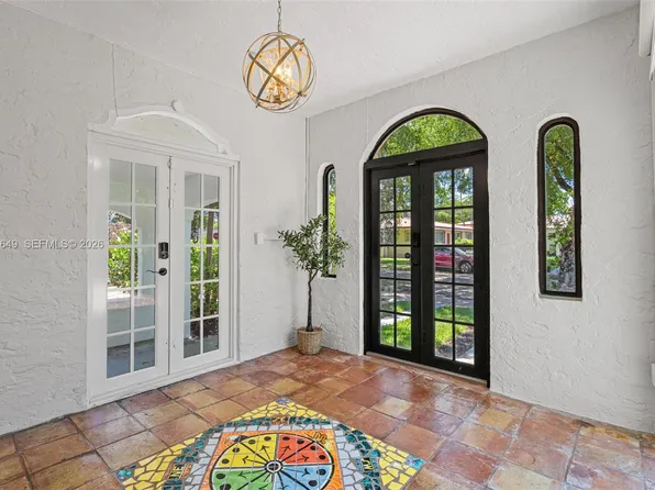 1209 La Mancha Ave, Coral Gables, FL 33134