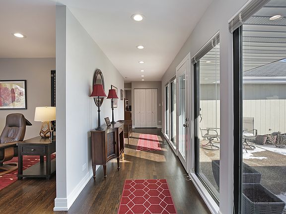 3rd image of 2516 Burgundy Ln