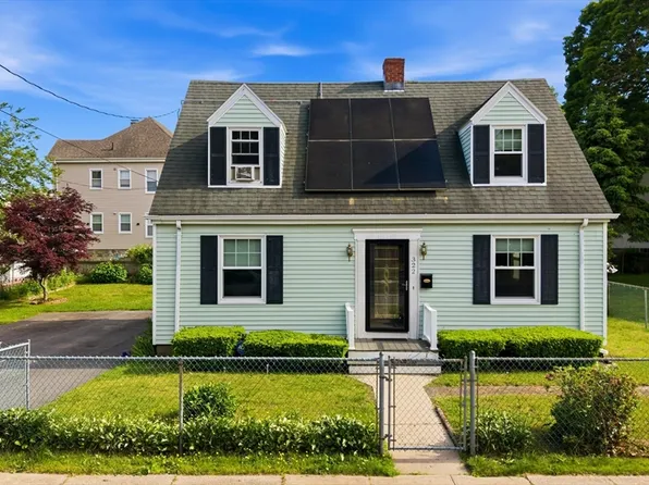 322 Harwich St, New Bedford, MA 02745