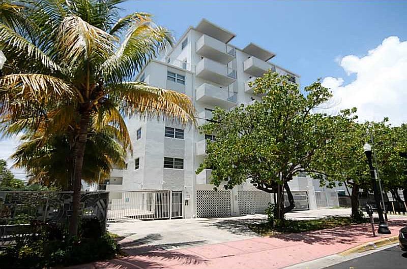 1st image of 240 Collins Ave APT 4G