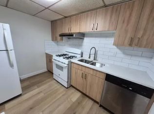 5221 17th Ave NW #1A, Calgary, AB T3B4N6