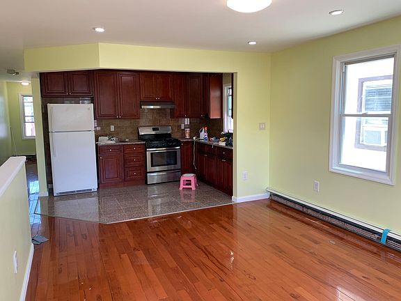 2nd image of 8727 124th St