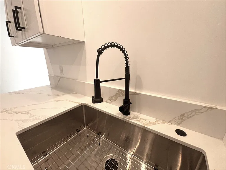 6860 Aura Ave — Photo 5