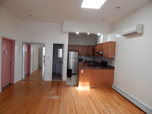 Rented by Capri Jet Realty Corp | media 9