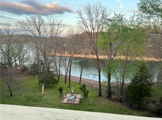 14555 Zimmerman Ln, Rogers, AR 72756