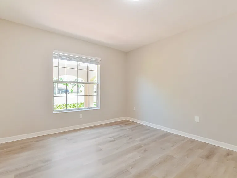 11546 Lake Dr — Photo 14