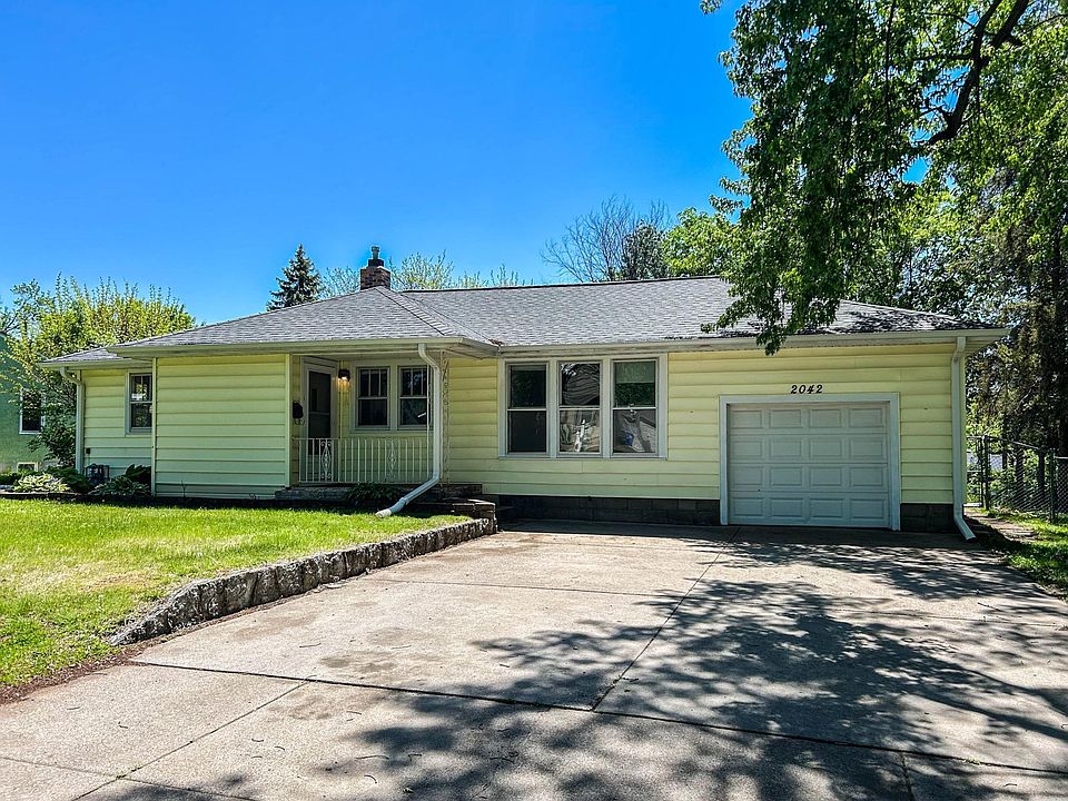 1st image of 2042 Cottage Ave E