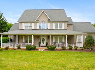 1254 Ivy Creek Dr, Forest, VA 24551