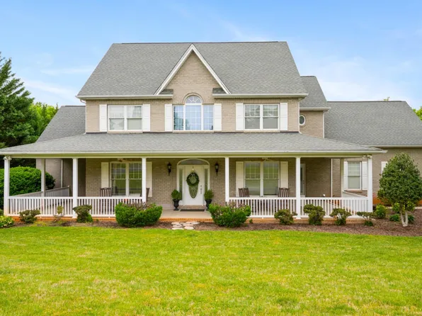 1254 Ivy Creek Dr, Forest, VA 24551