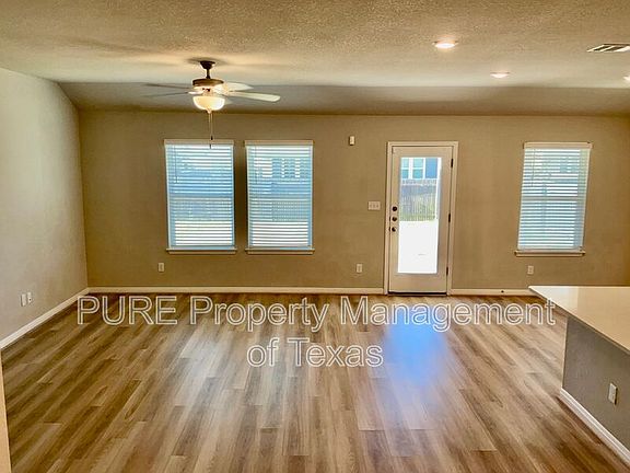 4th image of 1013 Otello Way