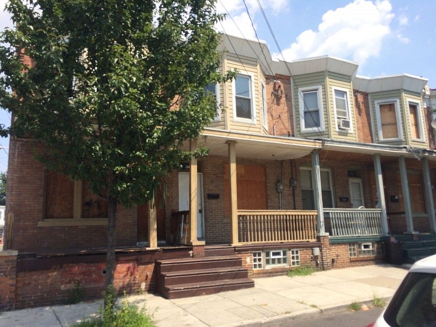2nd image of 1067 Morton St