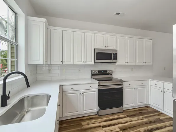 4488 Great Oak Dr #10G, North Charleston, SC 29418