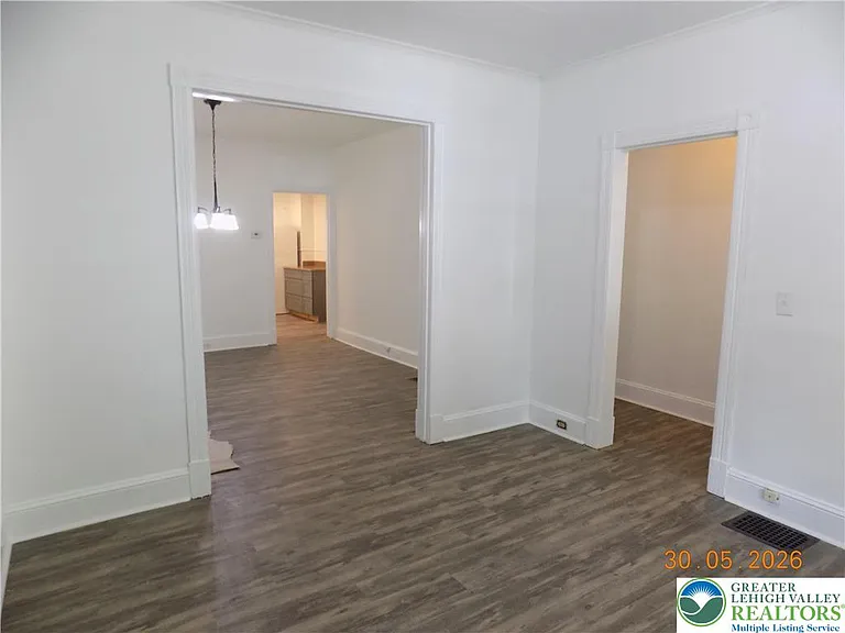 47 W Goepp St — Photo 4