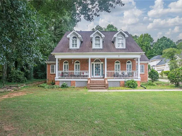 2075 Whispering Pines Ln, McDonough, GA 30253